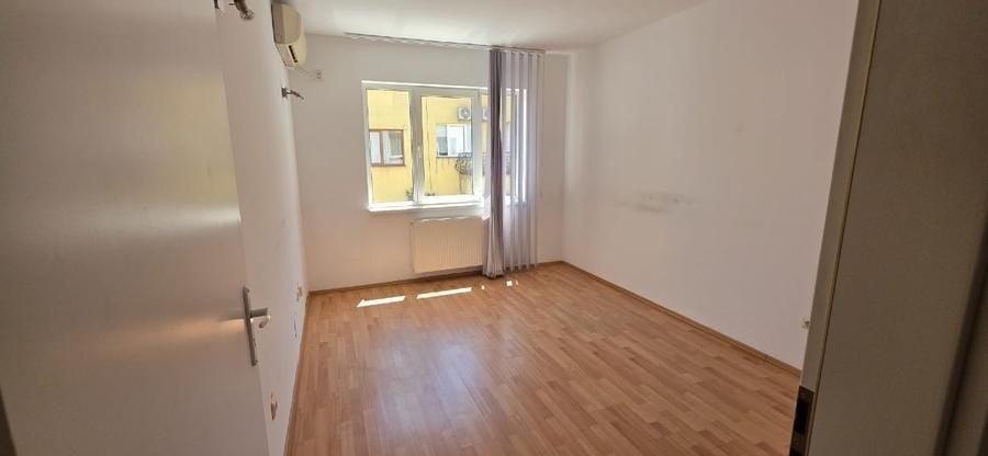 Casă individuală cu 6 camere cu Garaj în Floreasca