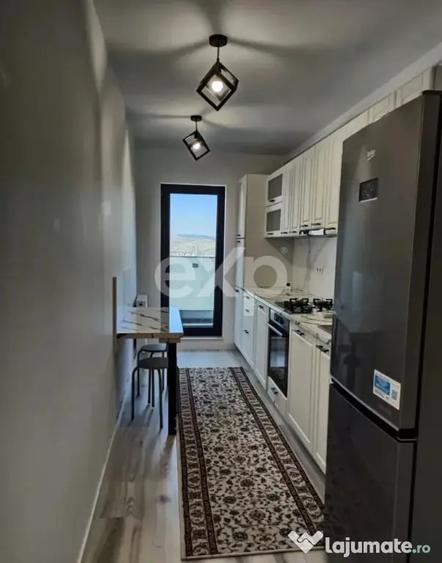 Apartament cu 3 camere semidecomandat în Central