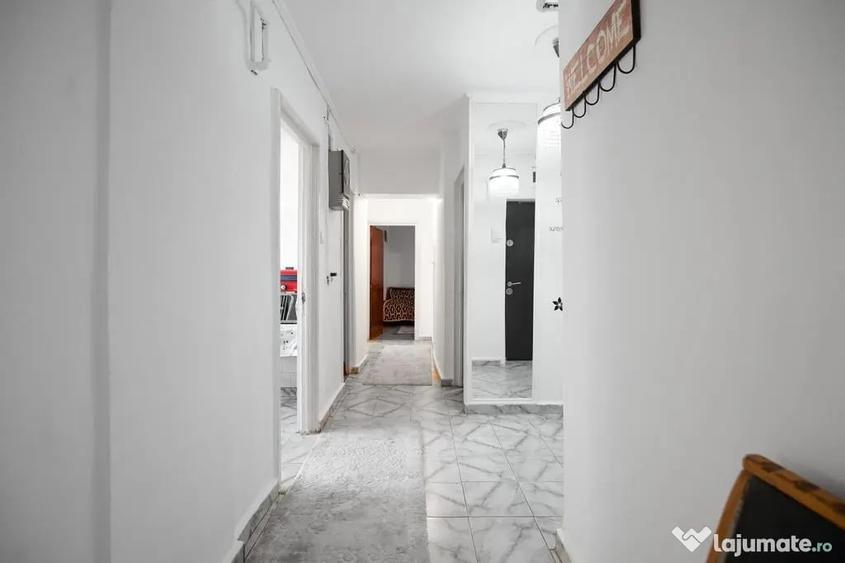 Apartament cu 4 camere decomandat în Central