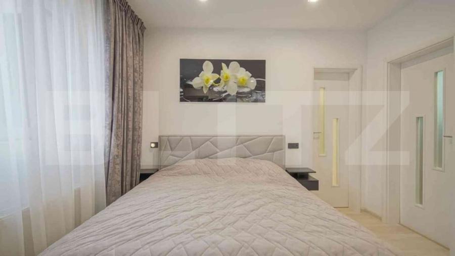 Apartament cu 4 camere decomandat în Tractorul