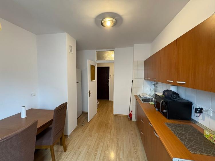 Apartament cu 2 camere semidecomandat, mobilat în Panduri