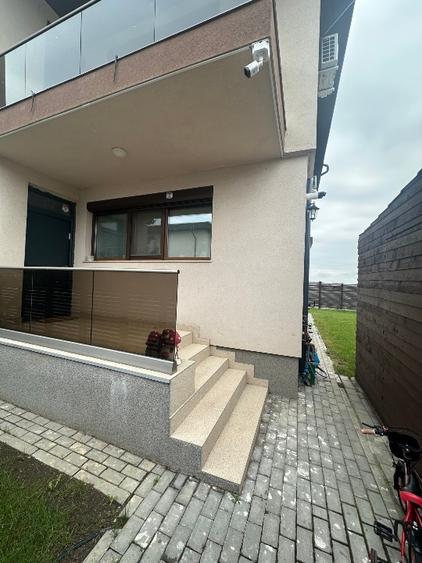 Duplex cu 3 camere cu Canalizare în Central