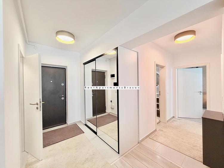 Apartament cu 3 camere decomandat în Tractorul