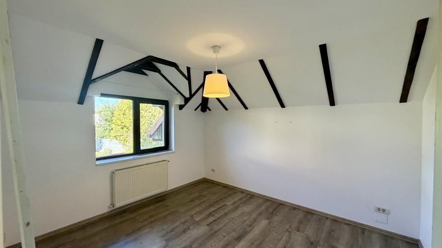 Casă individuală cu 6 camere cu Teren 535 Mp în Tunari