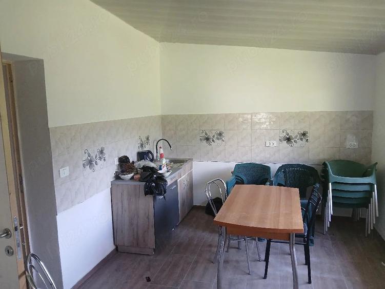 Casă cu 2 camere cu Teren 2500 Mp în Brițcani