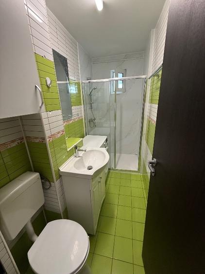 Garsonieră decomandată, mobilată în Baba Novac