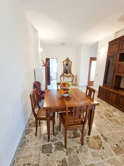 Apartament cu 3 camere decomandat în Nord