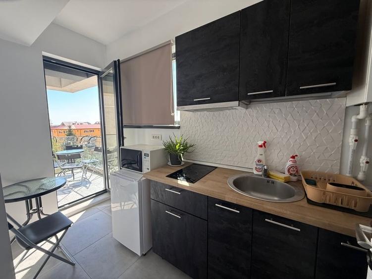 Garsonieră decomandată în Central