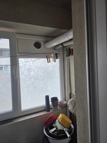 Apartament cu 3 camere decomandat în Berceni