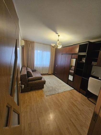 Garsonieră decomandată, mobilată în Tei