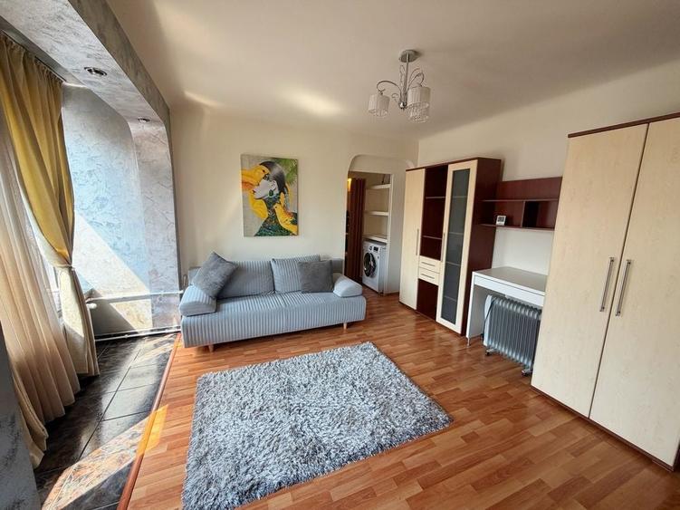 Apartament cu 2 camere semidecomandat în Ultracentral