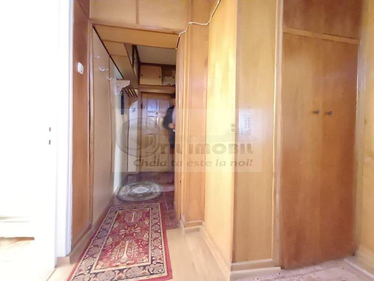 Apartament cu 3 camere decomandat, mobilat în Independenței