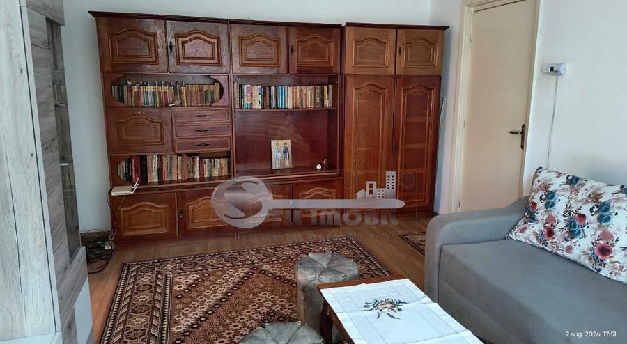 Apartament cu 2 camere decomandat în Podu Roș
