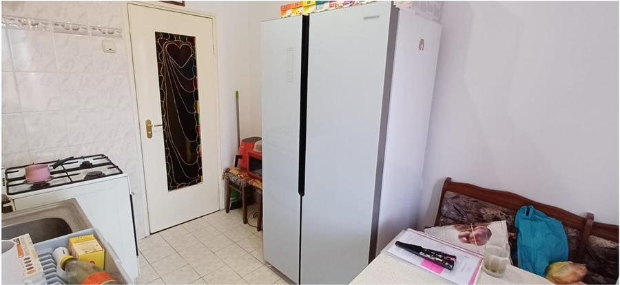 Apartament cu 3 camere semidecomandat în Centrul Civic
