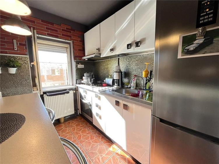 Apartament cu 2 camere semidecomandat, mobilat în Bucovina