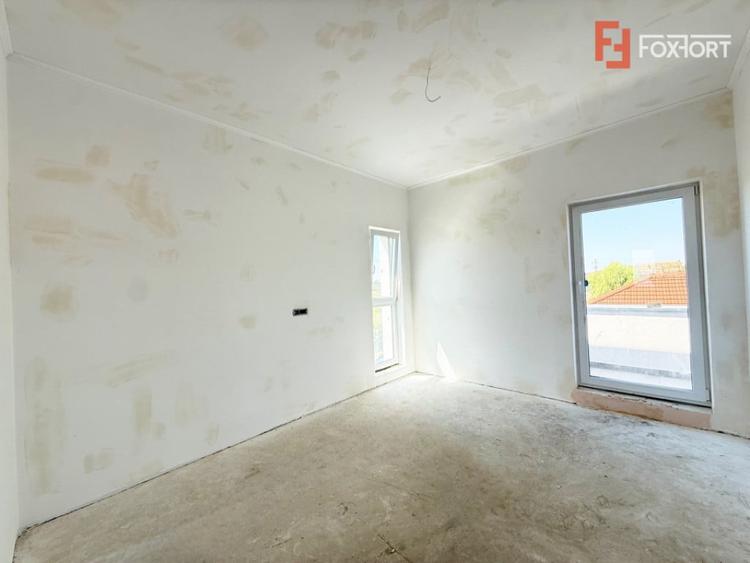 Casă cu 4 camere cu Teren 316 Mp în Săcălaz