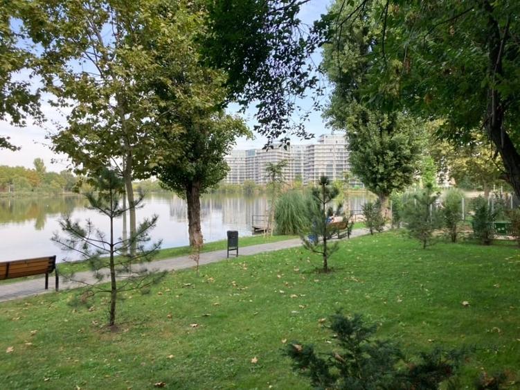 Apartament cu 4 camere decomandat în Colentina