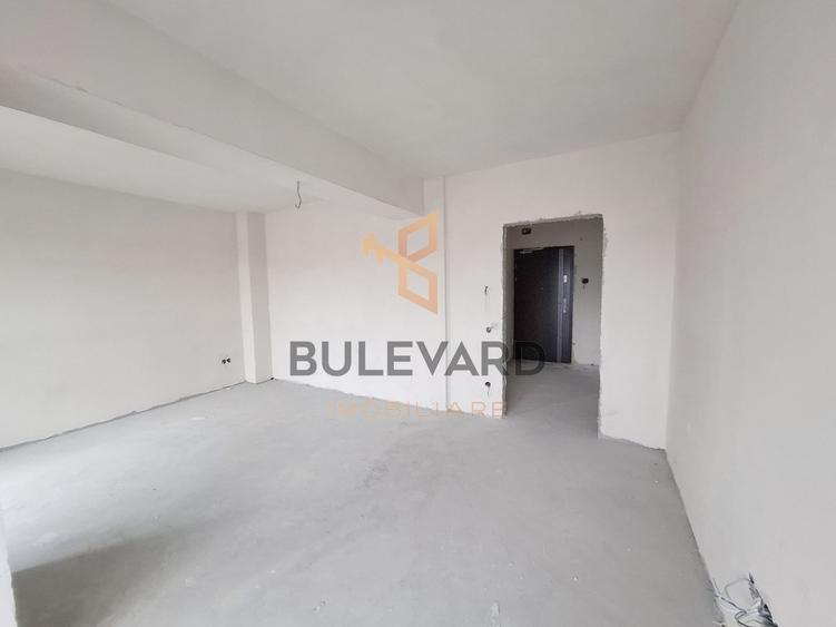 Apartament cu 5 camere semidecomandat în Mănăștur