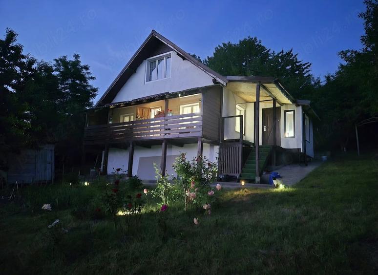 Casă cu Teren 1000 Mp în Dobreni