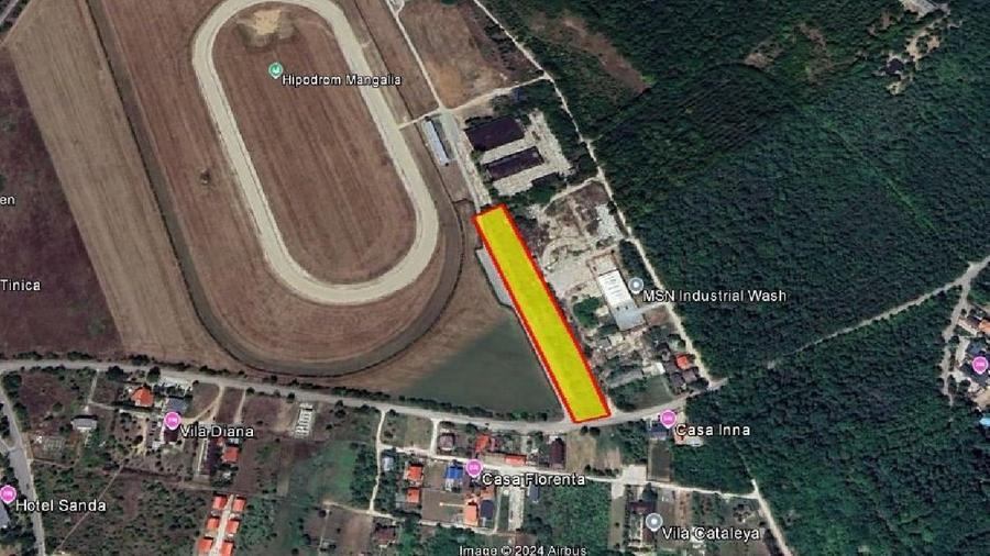Teren agricol intravilan de 12800 mp, în Central