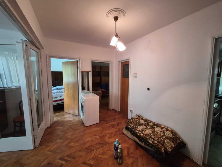 Apartament cu 3 camere decomandat în Dărmănești