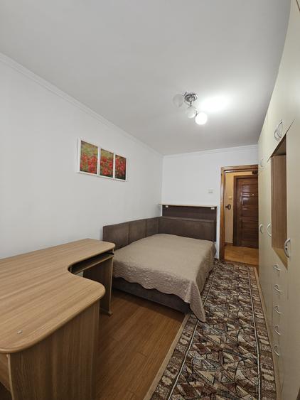 Apartament cu 3 camere decomandat în Boema