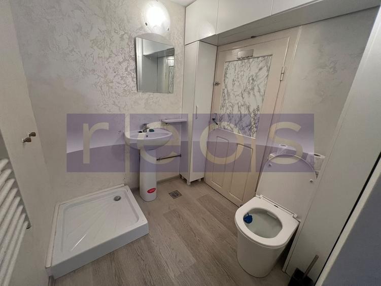 Casă individuală cu 6 camere cu Canalizare în Timpuri Noi