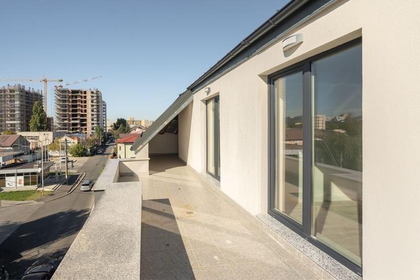 Apartament cu 3 camere decomandat în Bucur Obor
