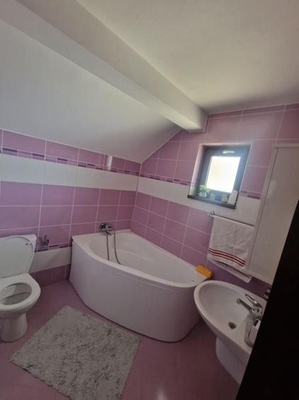 Casă cu 4 camere în Jiblea Nouă