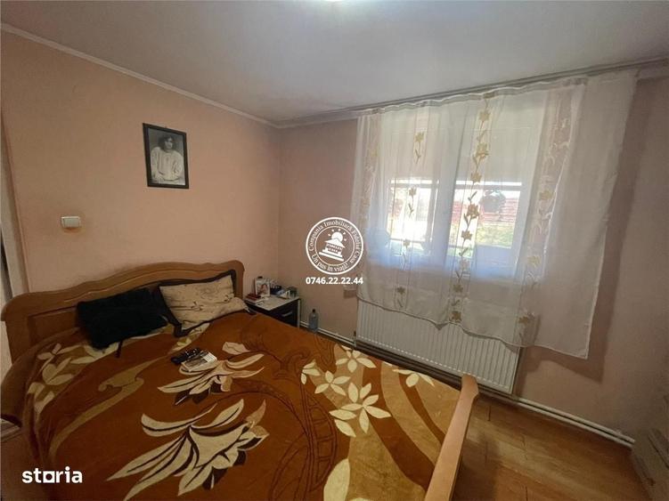 Casă cu 4 camere în Vânători