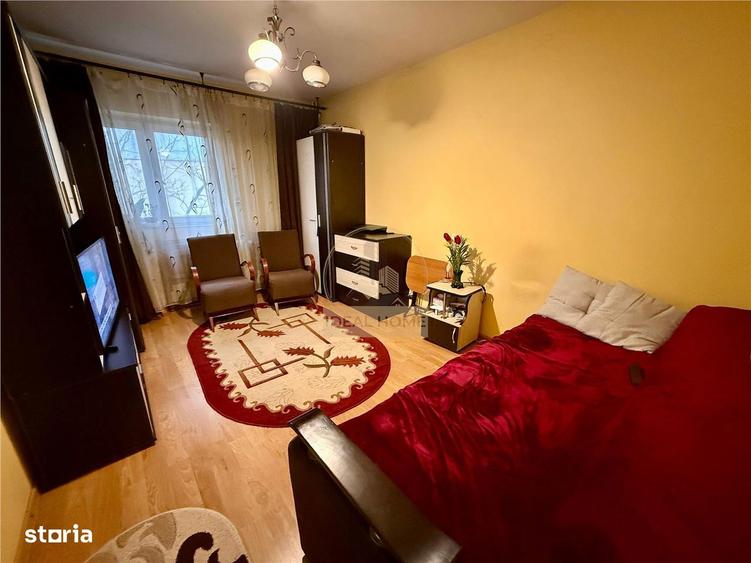 Garsonieră decomandată în Baza 3