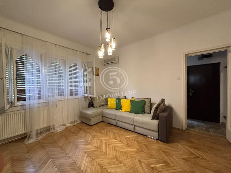 Apartament cu 2 camere semidecomandat, mobilat în Primăverii