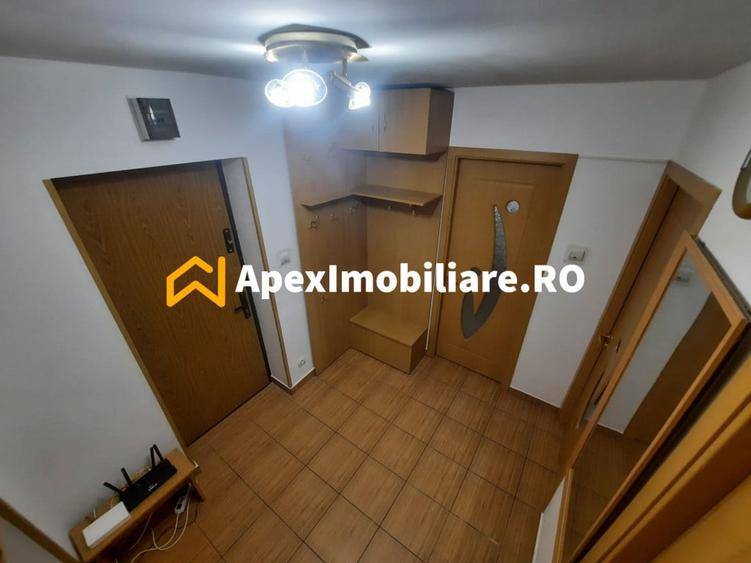 Garsonieră decomandată în Central