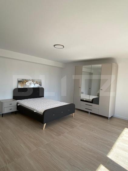 Apartament cu 3 camere decomandat, mobilat în Central