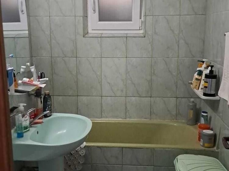 Apartament cu 3 camere decomandat în 1 Mai