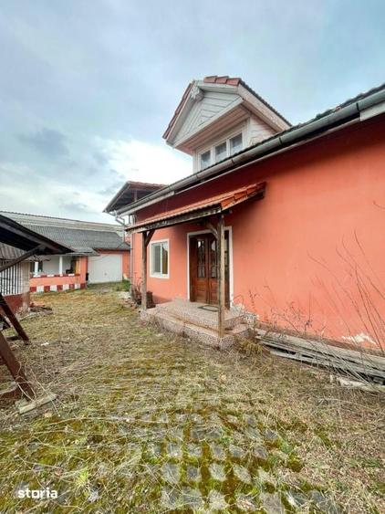 Casă cu 5 camere cu Teren 2270 Mp în Groși