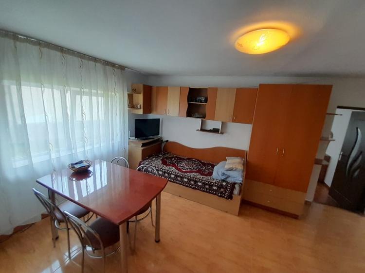 Casă individuală cu 3 camere cu Canalizare în Periferie