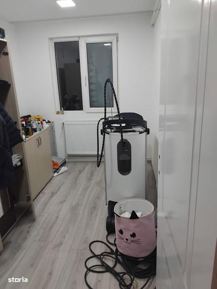 Apartament cu 3 camere semidecomandat în Tomis Nord