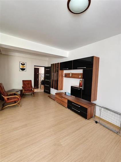 Apartament cu 2 camere decomandat în Colentina