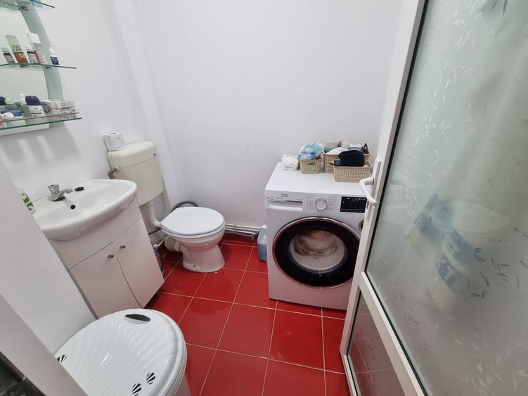 Apartament cu 3 camere decomandat în Ștefan cel Mare