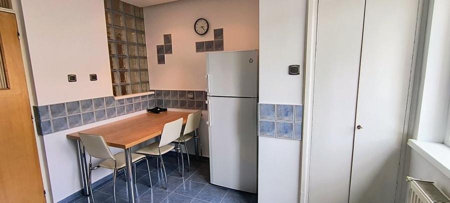 Apartament cu 3 camere decomandat în Terezian