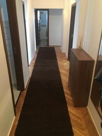 Apartament cu 4 camere decomandat în Soarelui