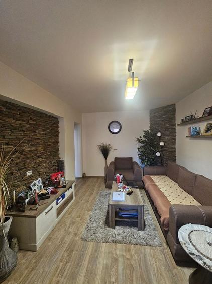Duplex cu 4 camere cu Canalizare în Tei