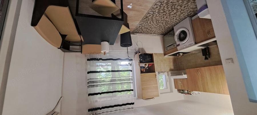 Apartament cu 3 camere semidecomandat în Exterior Vest