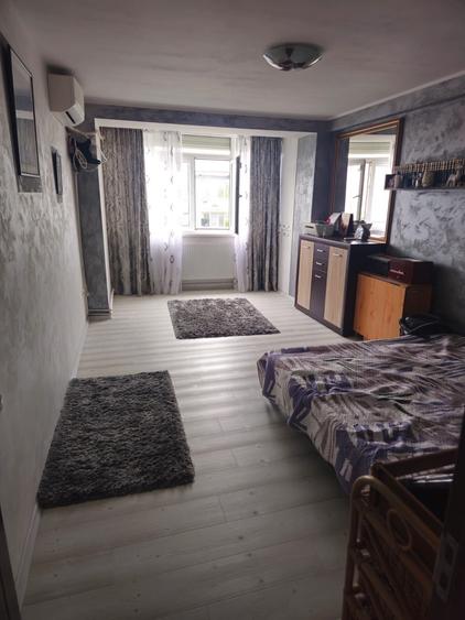 Apartament cu 2 camere în Micro 17