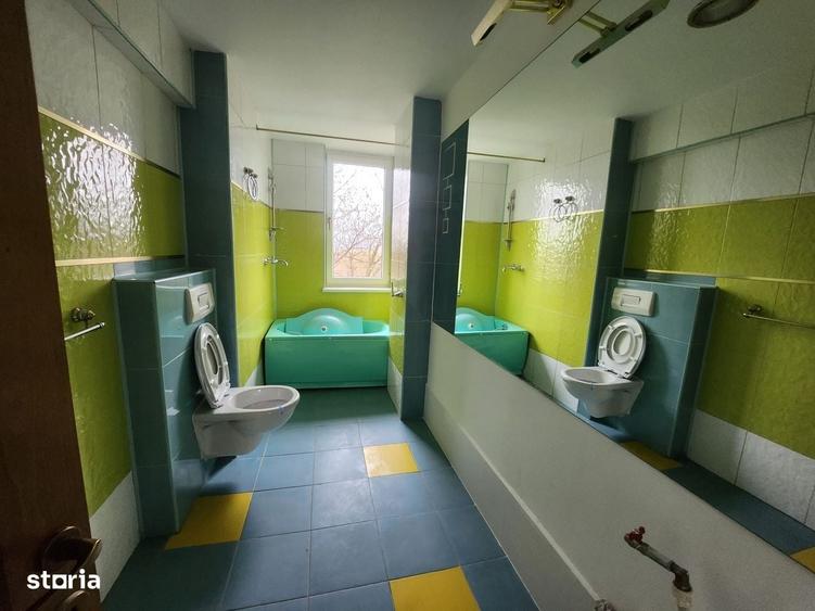 Apartament cu 3 camere decomandat în Nazărioaia
