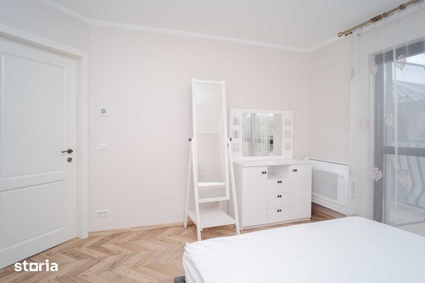 Casă cu 5 camere cu Teren 350 Mp în Podu Roș