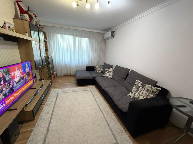 Apartament cu 3 camere decomandat în Dristor