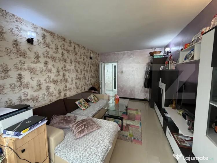 Apartament cu 3 camere decomandat, mobilat în Plopilor