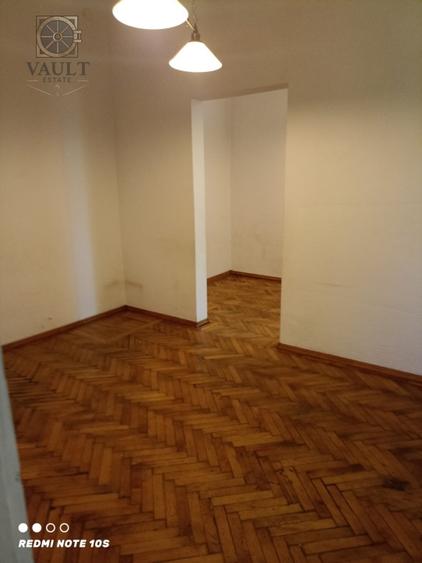 Apartament cu 3 camere semidecomandat în Știrbei Vodă